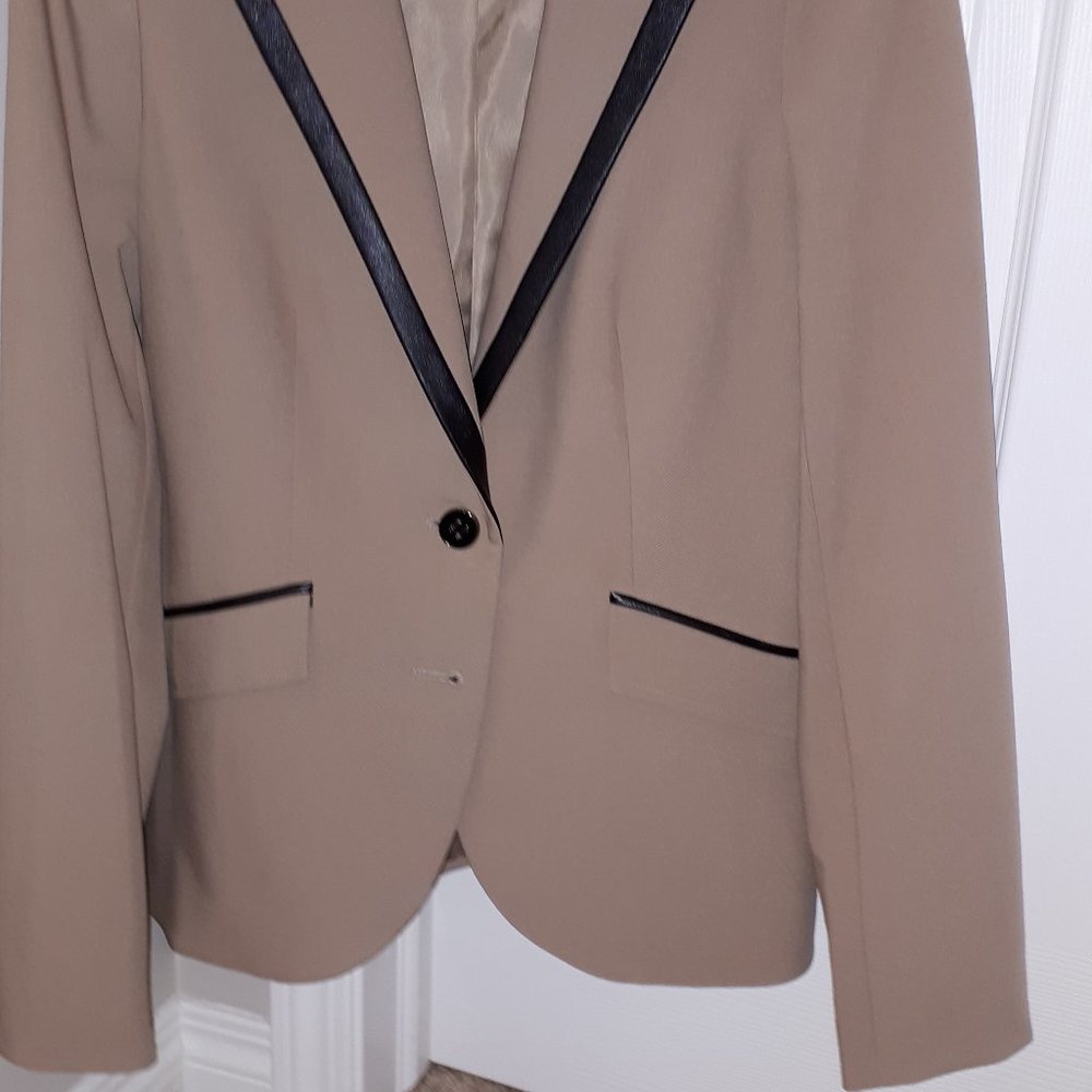 Ladie's Jacket size 4